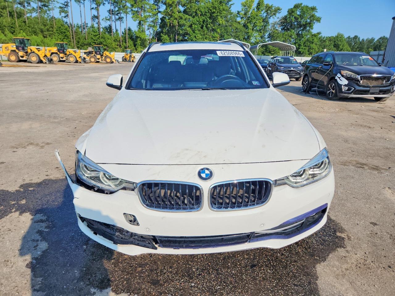 2017 BMW 330 Xi - Image 5