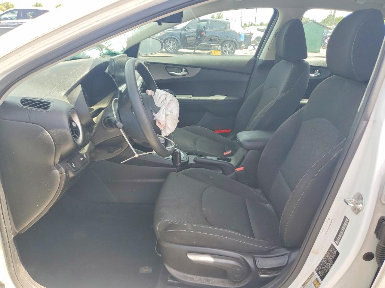 2021 Kia Forte Lxs - Image 7
