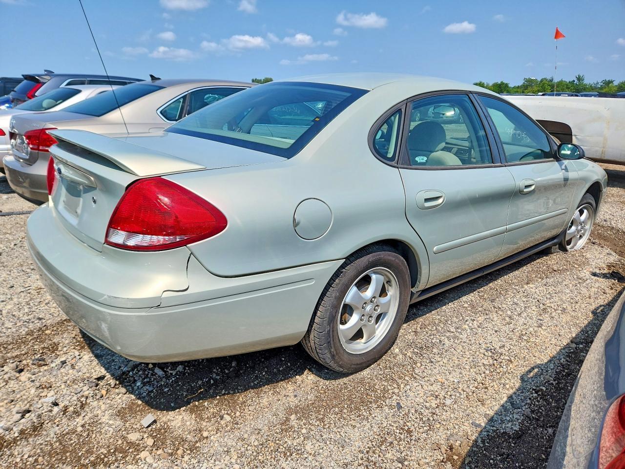 2005 Ford Taurus Se - Фото 3