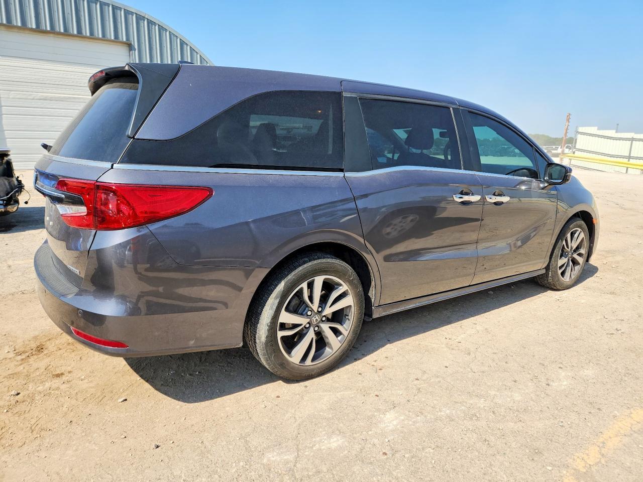 2022 Honda Odyssey Touring - Фото 3