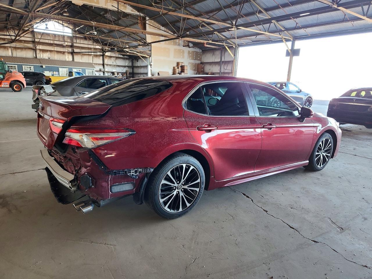 2018 Toyota Camry Se - Image 3