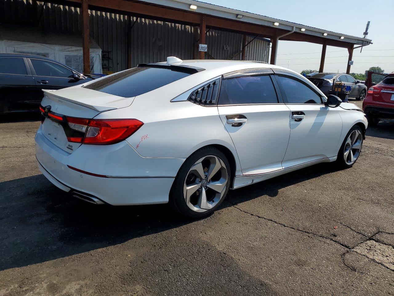 2018 Honda Accord Touring - Фото 3