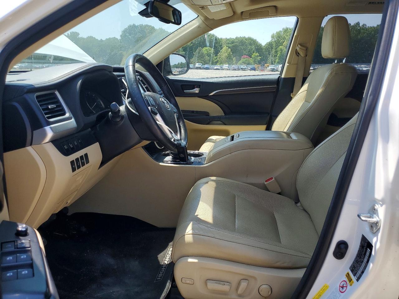 2015 Toyota Highlander Limited Platinum - Image 7