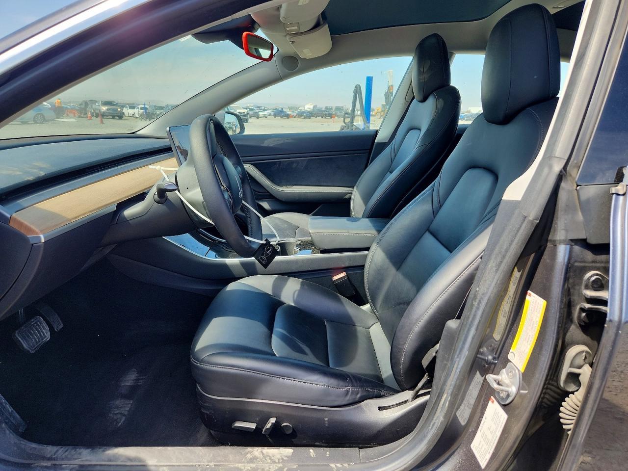 2018 Tesla Model 3 - Image 7