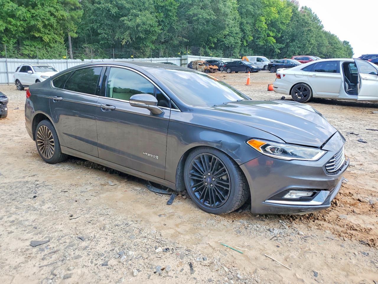 2017 Ford Fusion Titanium Hev - Фото 4