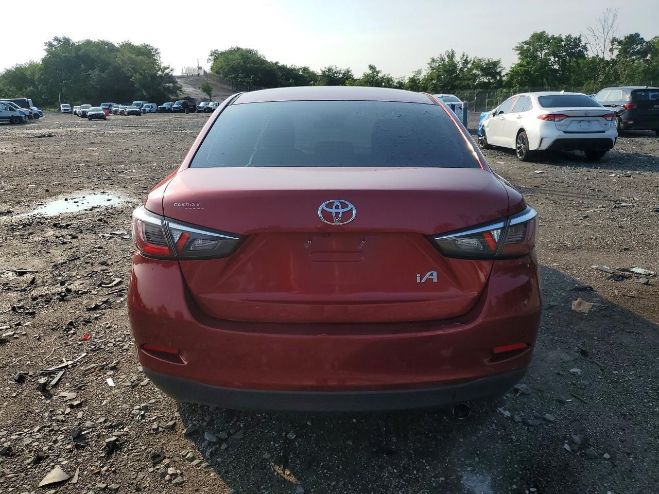 2017 Toyota Yaris Ia Base - Фото 6