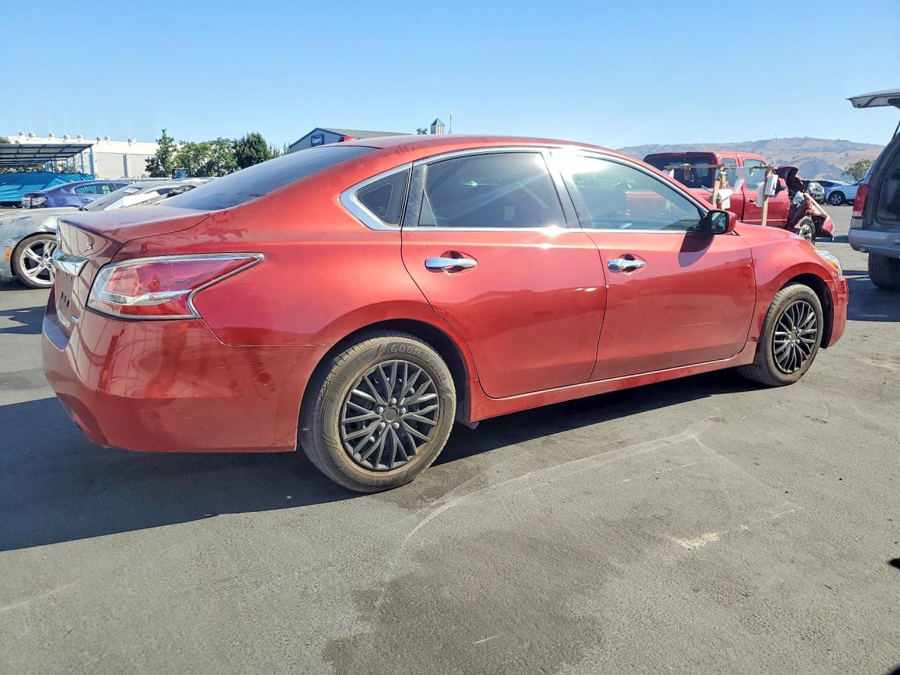 2014 Nissan Altima 2.5 S - Фото 3