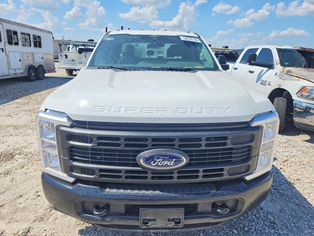 2024 Ford F350 Super Duty - Фото 5