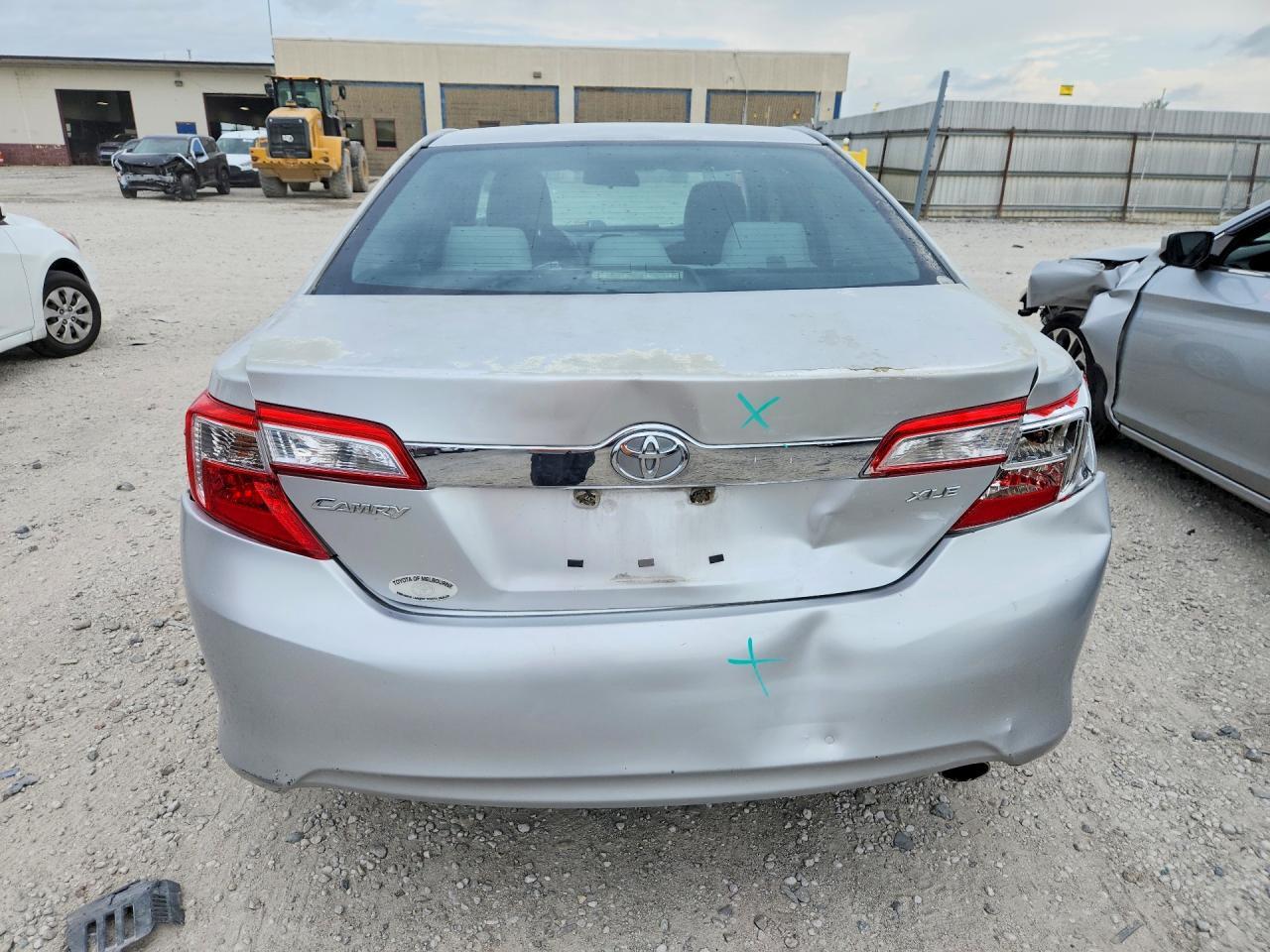 2012 Toyota Camry Xle - Image 6