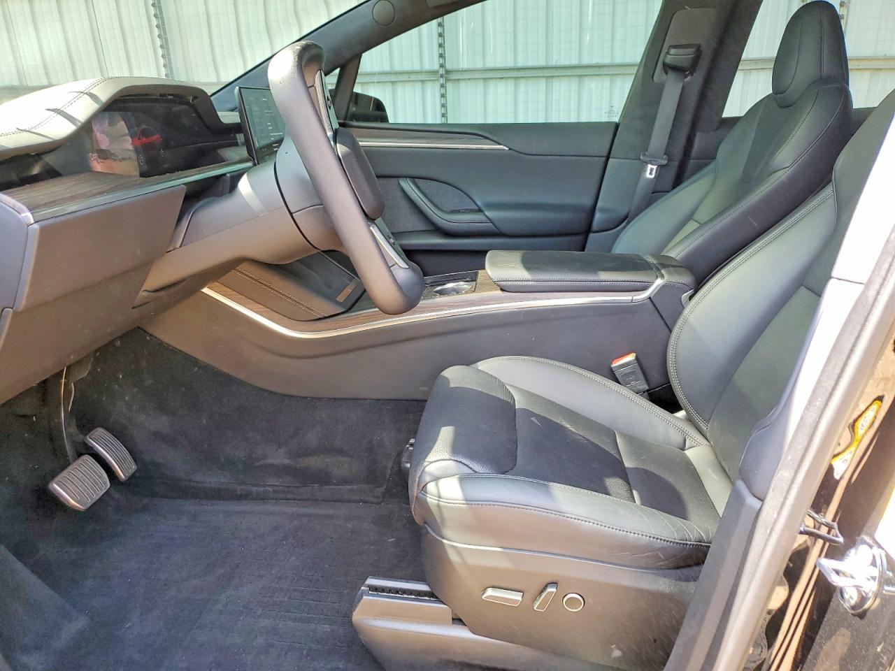 2022 Tesla Model X - Фото 7
