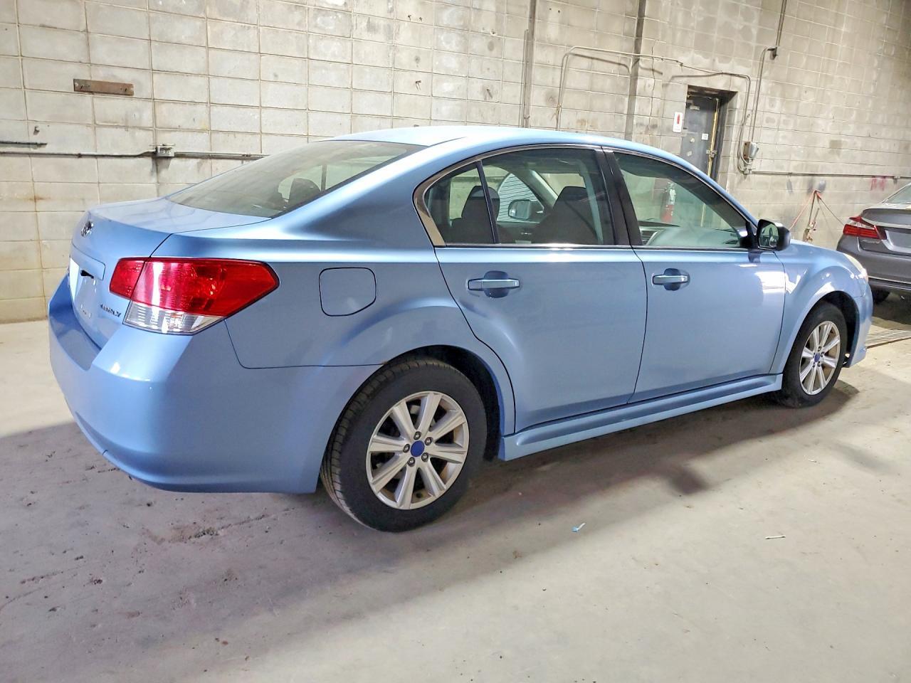 2012 Subaru Legacy 2.5I - Фото 3
