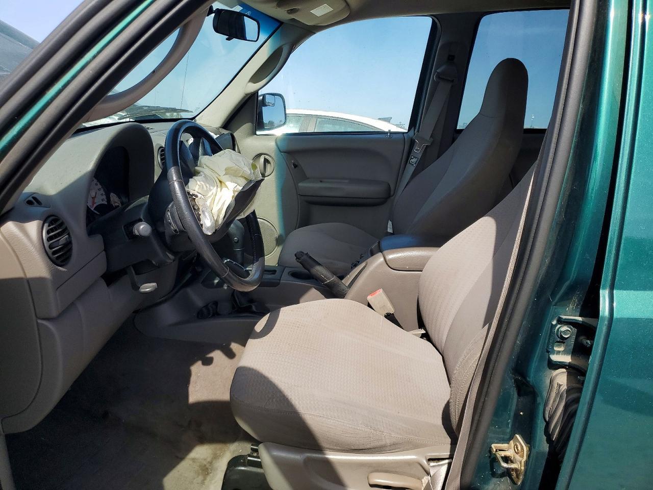 2003 Jeep Liberty Sport - Фото 7