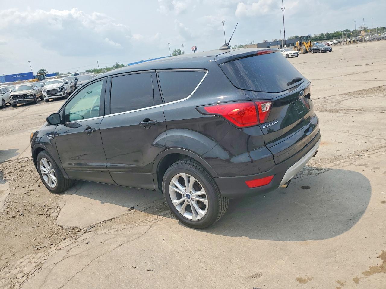 2019 Ford Escape Se - Image 2