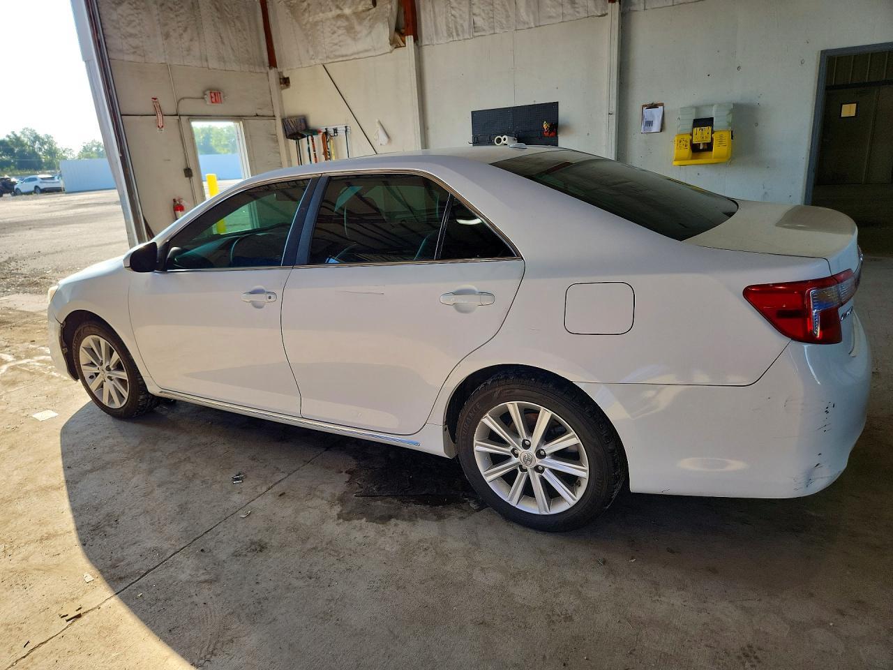 2012 Toyota Camry Xle - Image 2