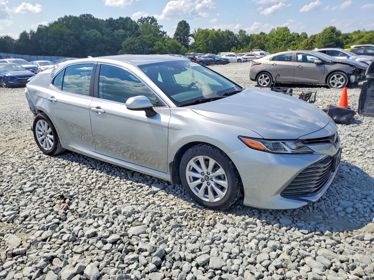 2019 Toyota Camry Le - Фото 4