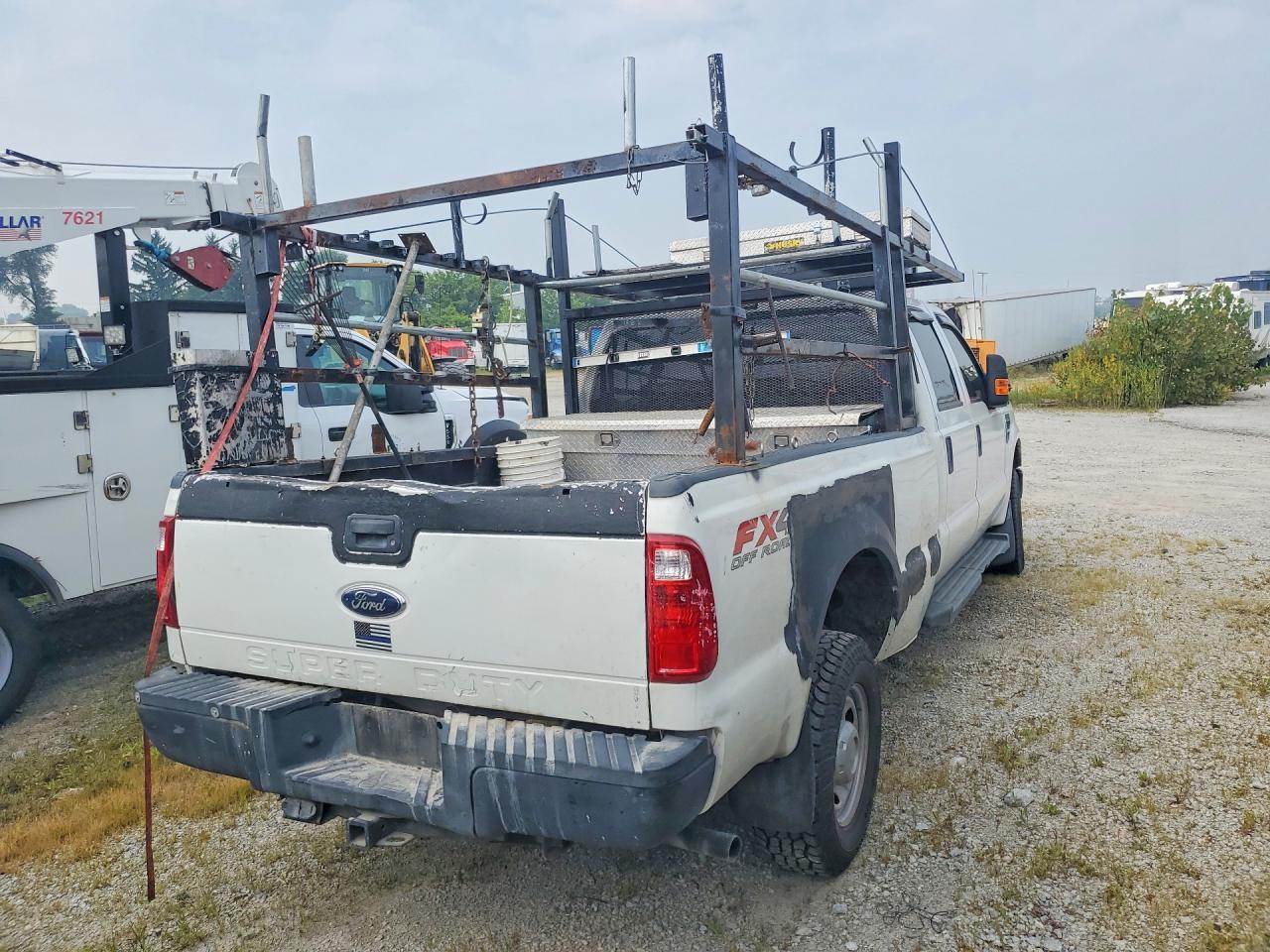 2010 Ford F350 Super Duty - Фото 3