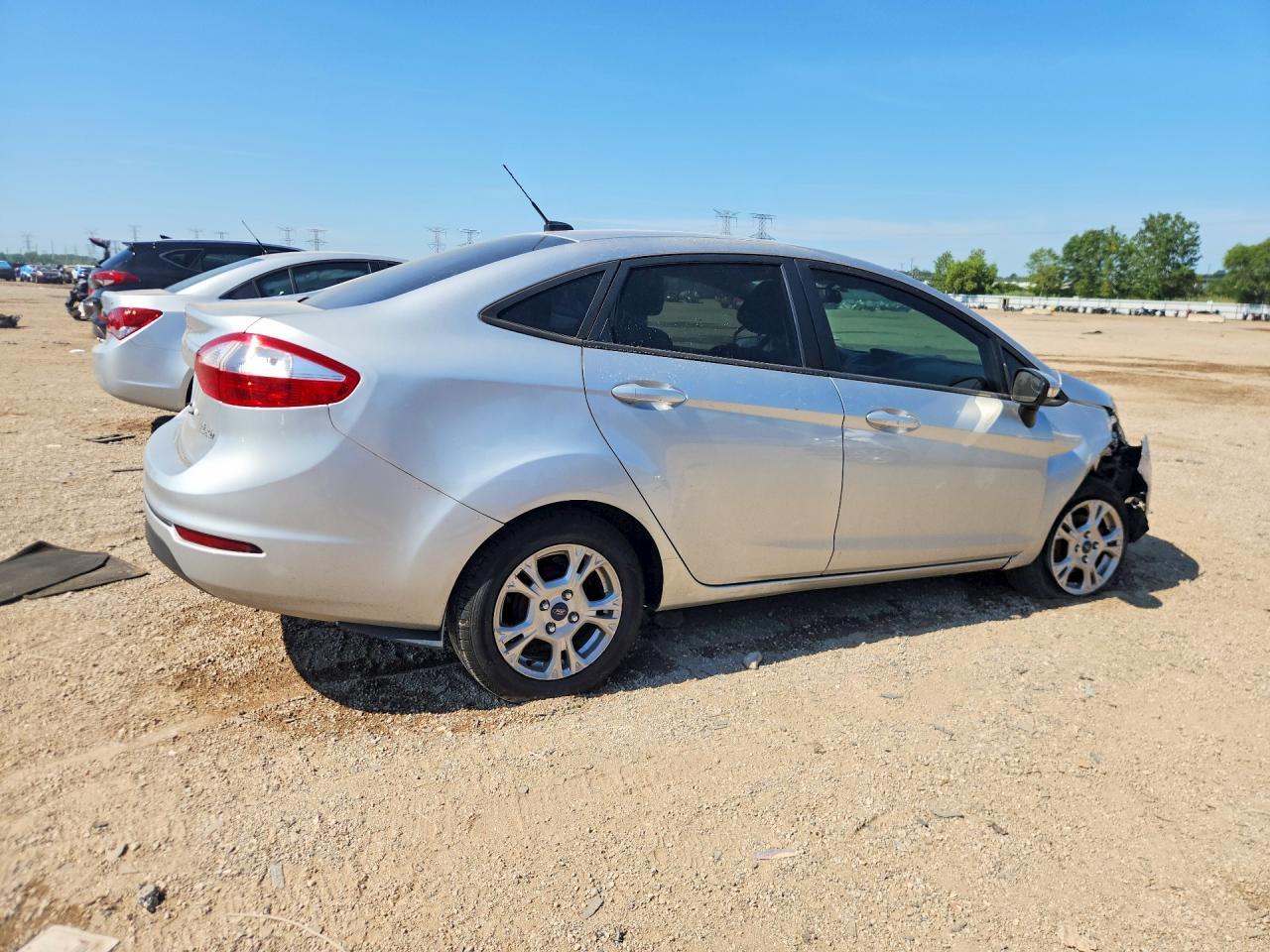 2016 Ford Fiesta Se - Фото 3