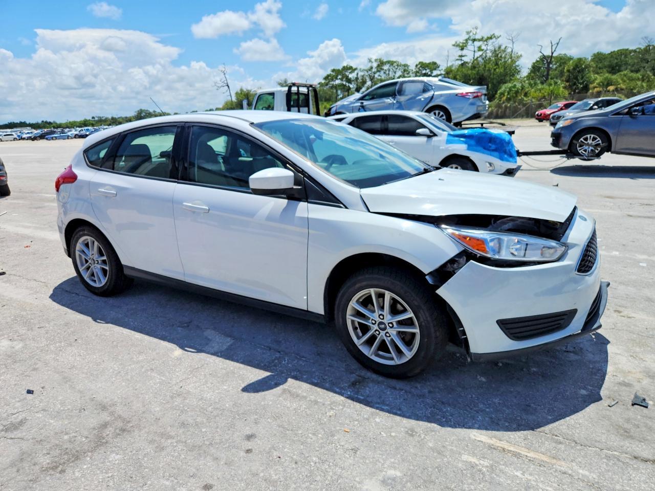 2018 Ford Focus Se - Image 4