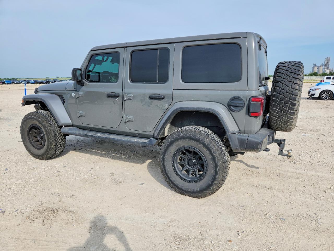 2020 Jeep Wrangler Unlimited Sahara - Фото 2