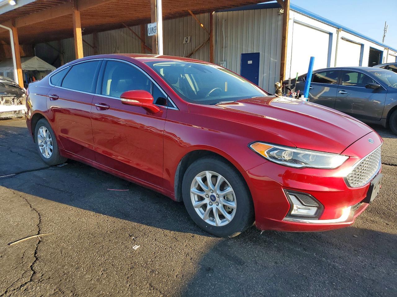 2019 Ford Fusion Titanium - Image 4