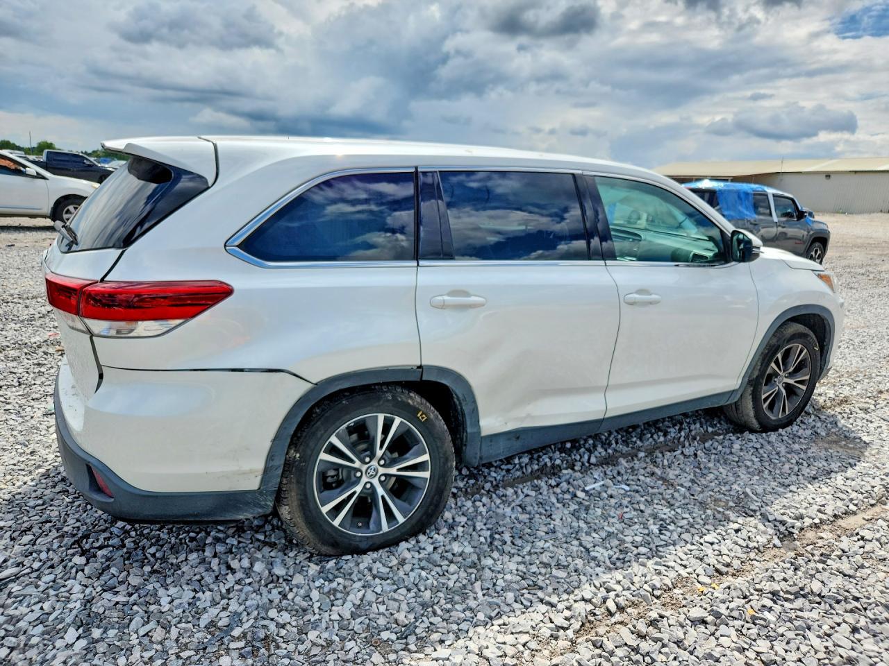 2019 Toyota Highlander Le - Image 3