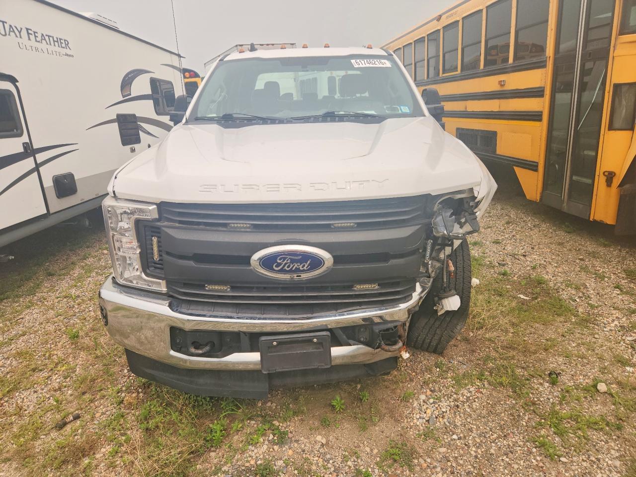 2019 Ford F350 Super Duty - Фото 5