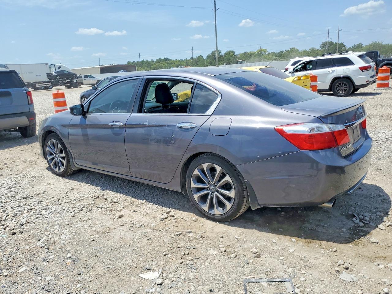 2014 Honda Accord Sport - Image 2