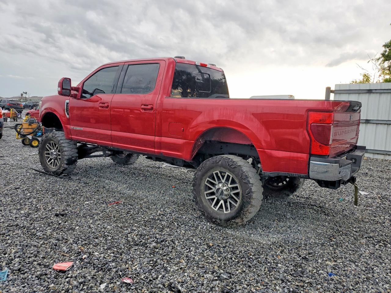 2022 Ford F250 Super Duty - Image 2