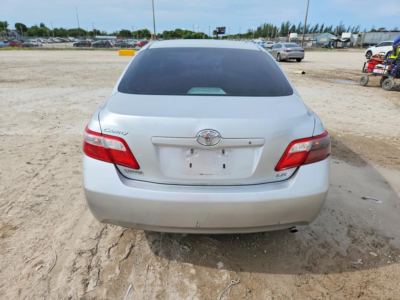 2008 Toyota Camry Le - Image 6