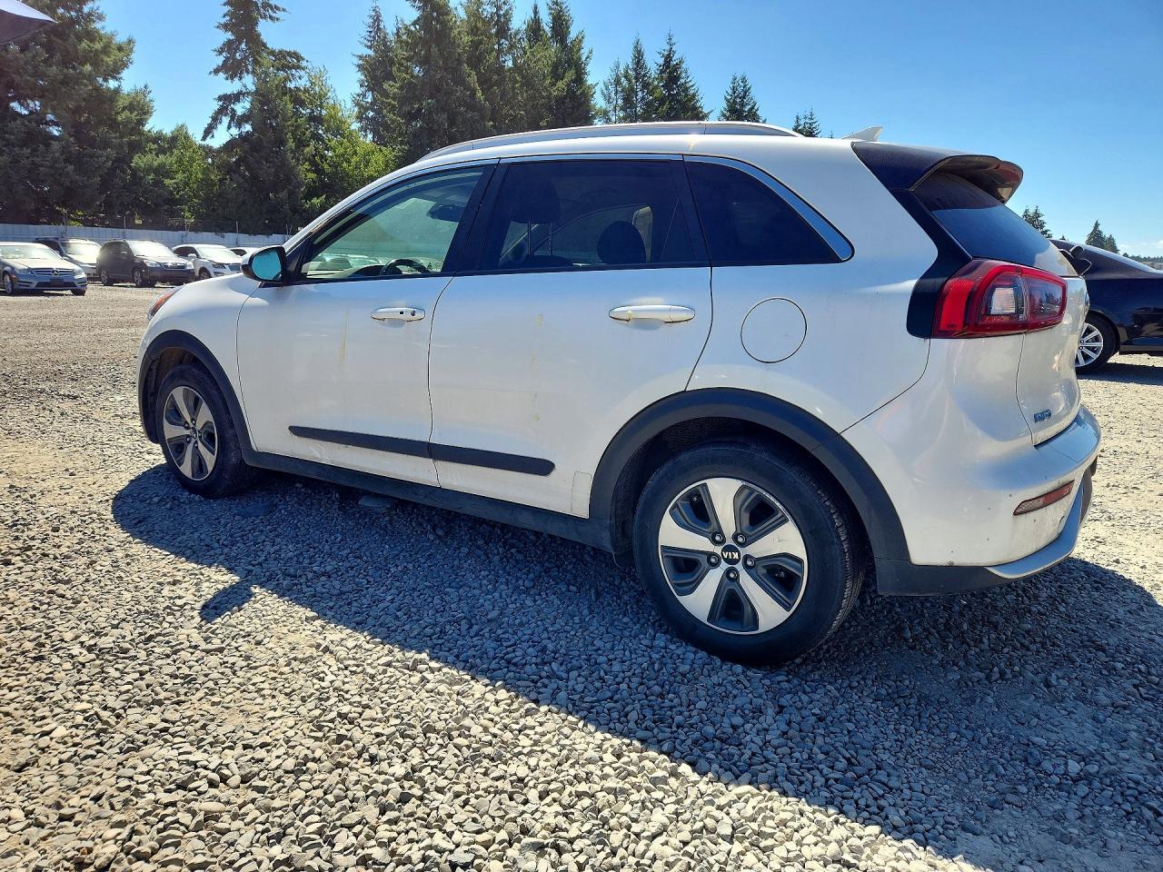 2018 Kia Niro Lx - Image 2