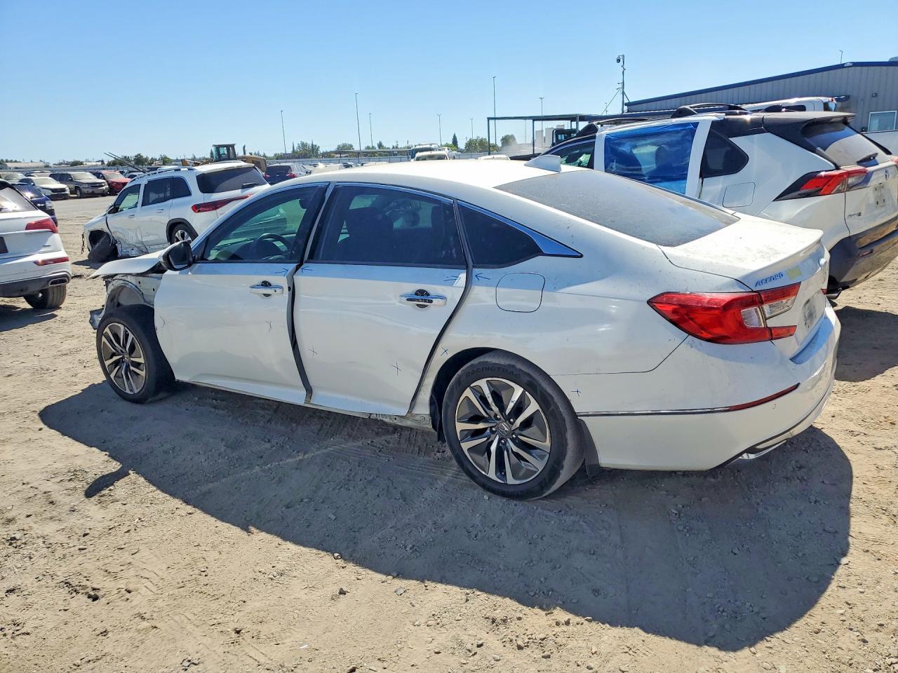 2019 Honda Accord Touring Hybrid - Image 2