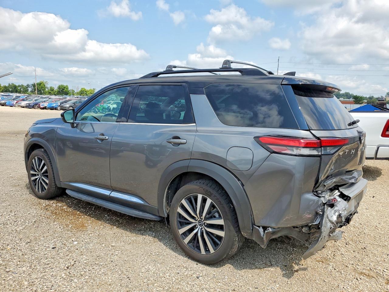 2023 Nissan Pathfinder Platinum - Фото 2