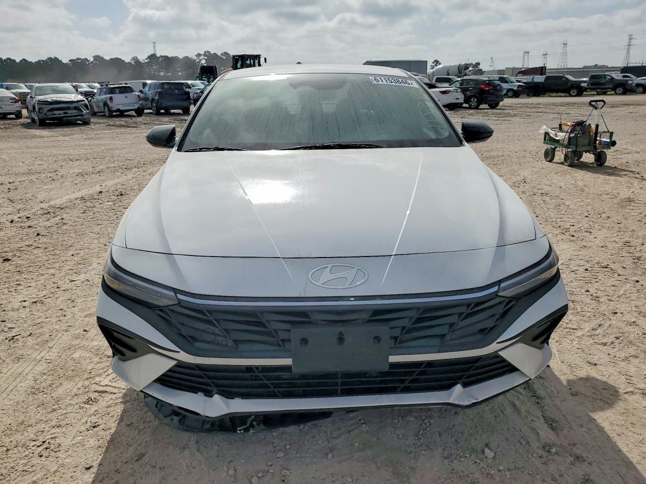 2026 Hyundai Elantra Sel Sport - Image 5