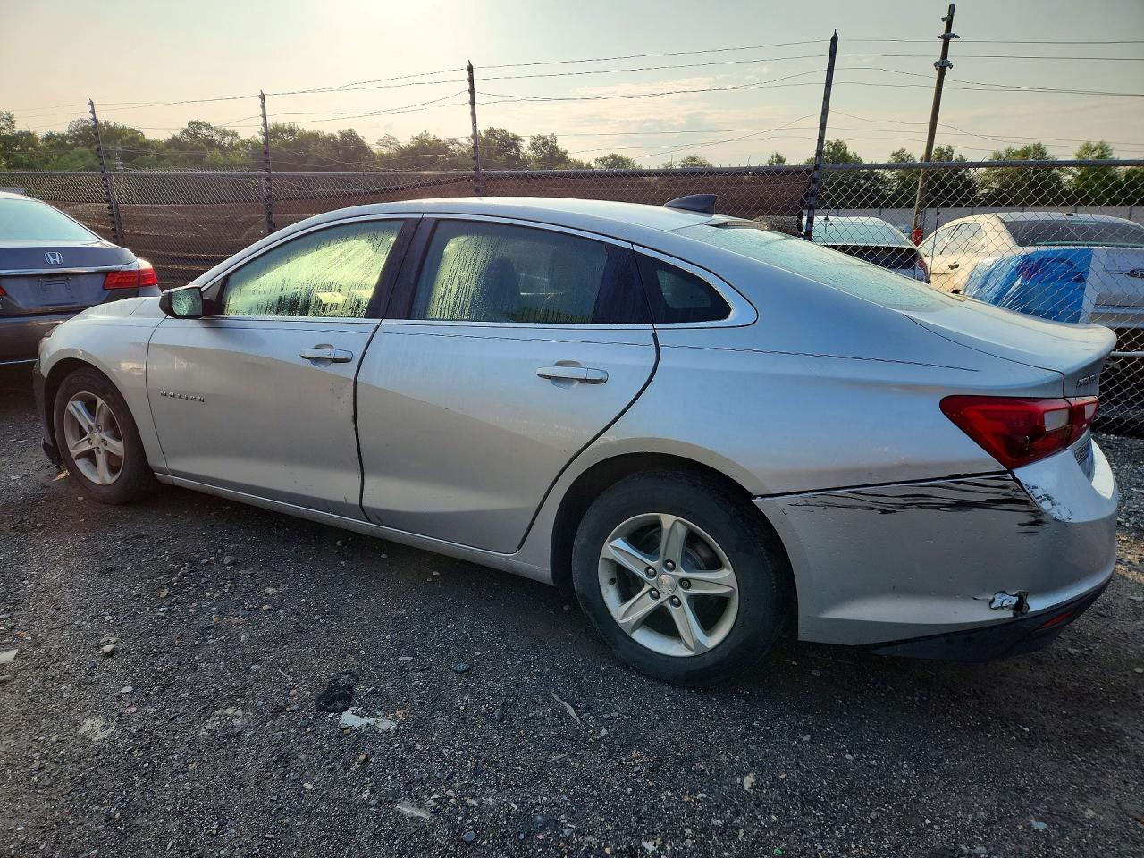 2019 Chevrolet Malibu Ls - Фото 2