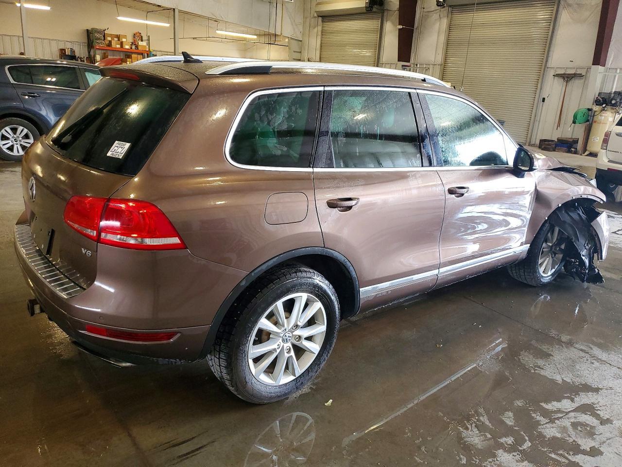 2012 Volkswagen Touareg V6 - Фото 3