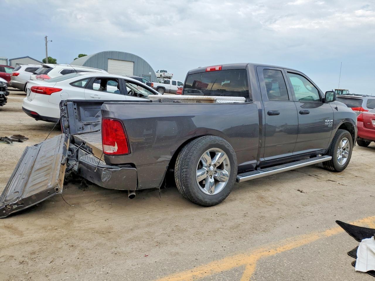 2019 Ram 1500 Classic Tradesman - Фото 3