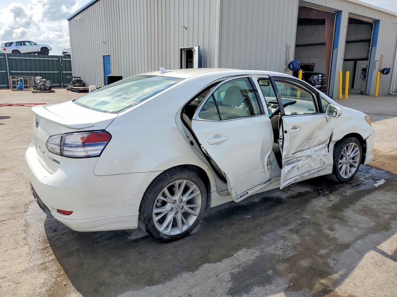 2010 Lexus Hs 250H - Фото 3