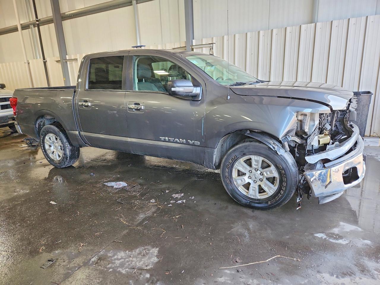 2019 Nissan Titan Sv - Image 4