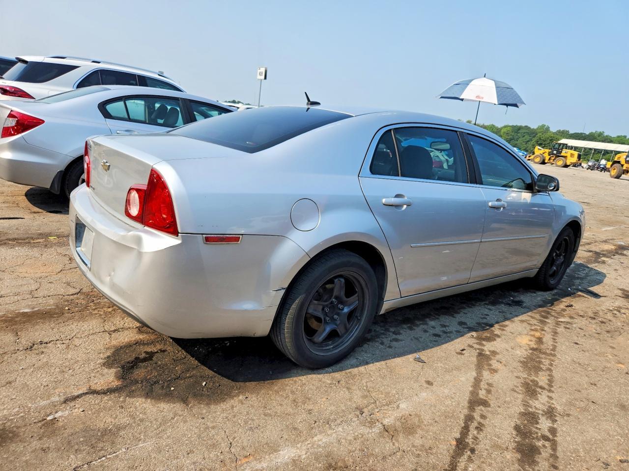 2010 Chevrolet Malibu Ls - Фото 3