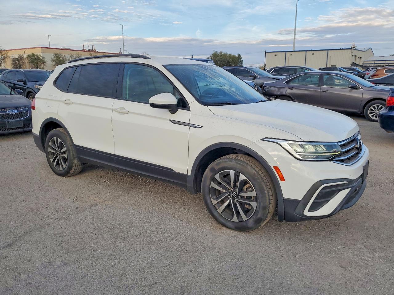 2022 Volkswagen Tiguan S - Image 4