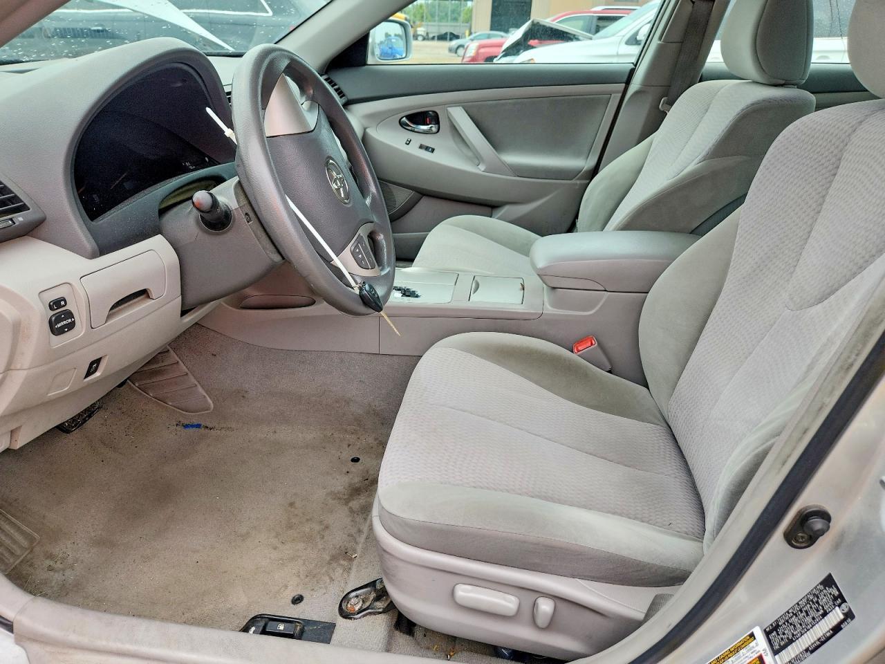 2011 Toyota Camry Le - Image 7