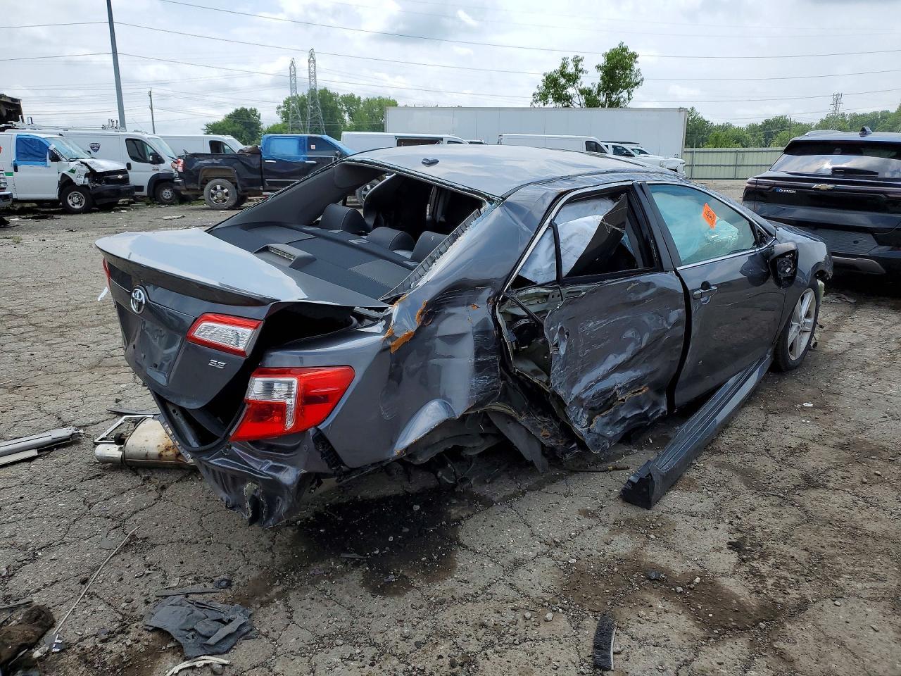 2012 Toyota Camry Se - Image 3