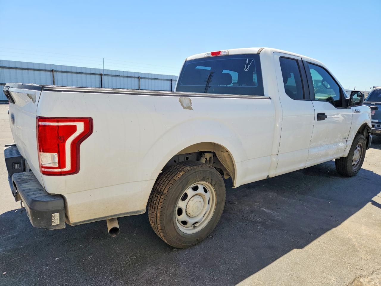 2017 Ford F150 Super Cab - Фото 3