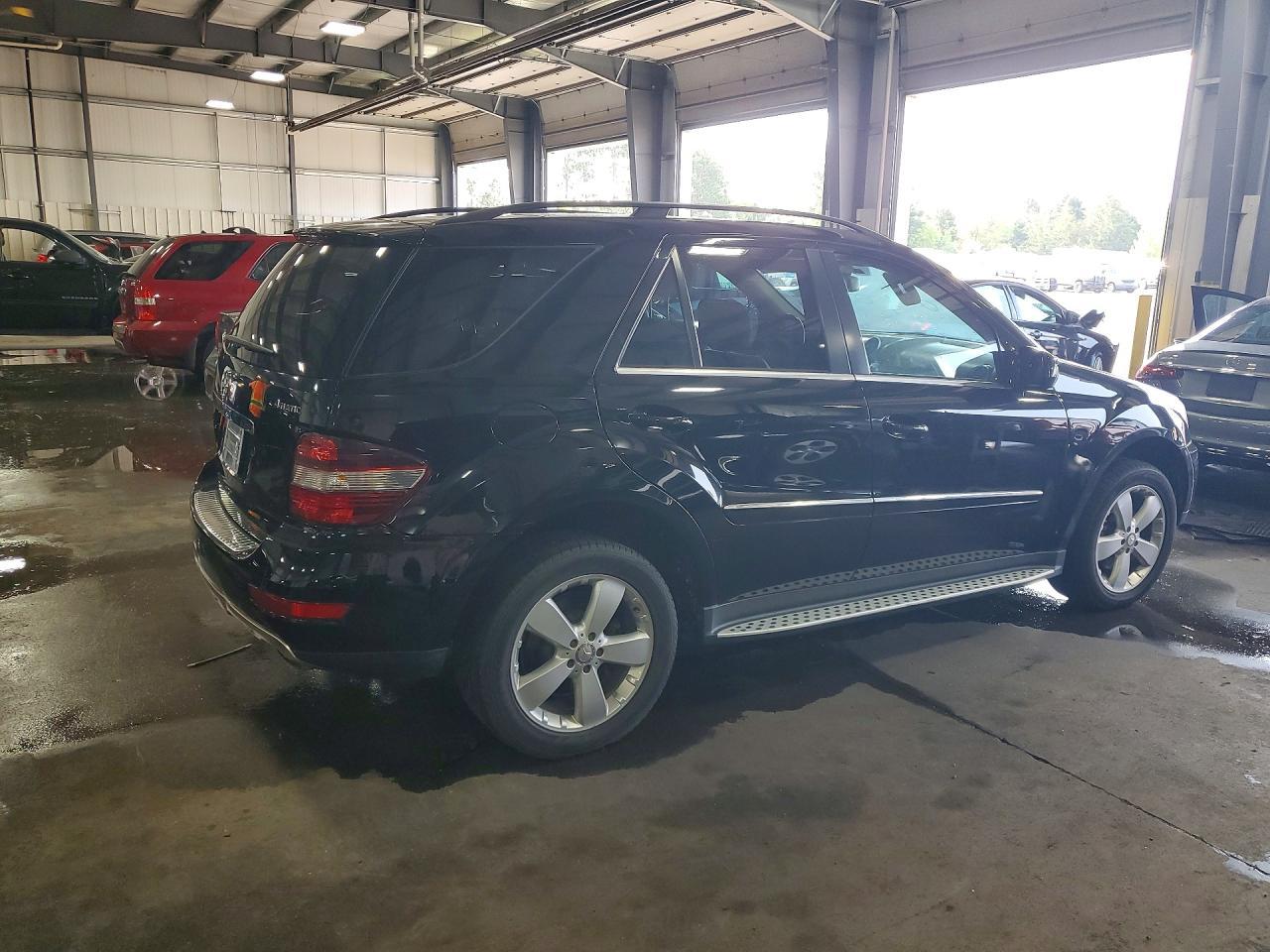 2010 Mercedes-Benz Ml 350 4Matic - Image 3