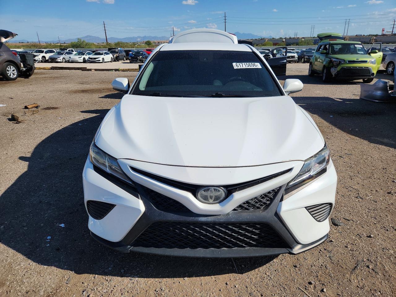 2018 Toyota Camry Se - Фото 5