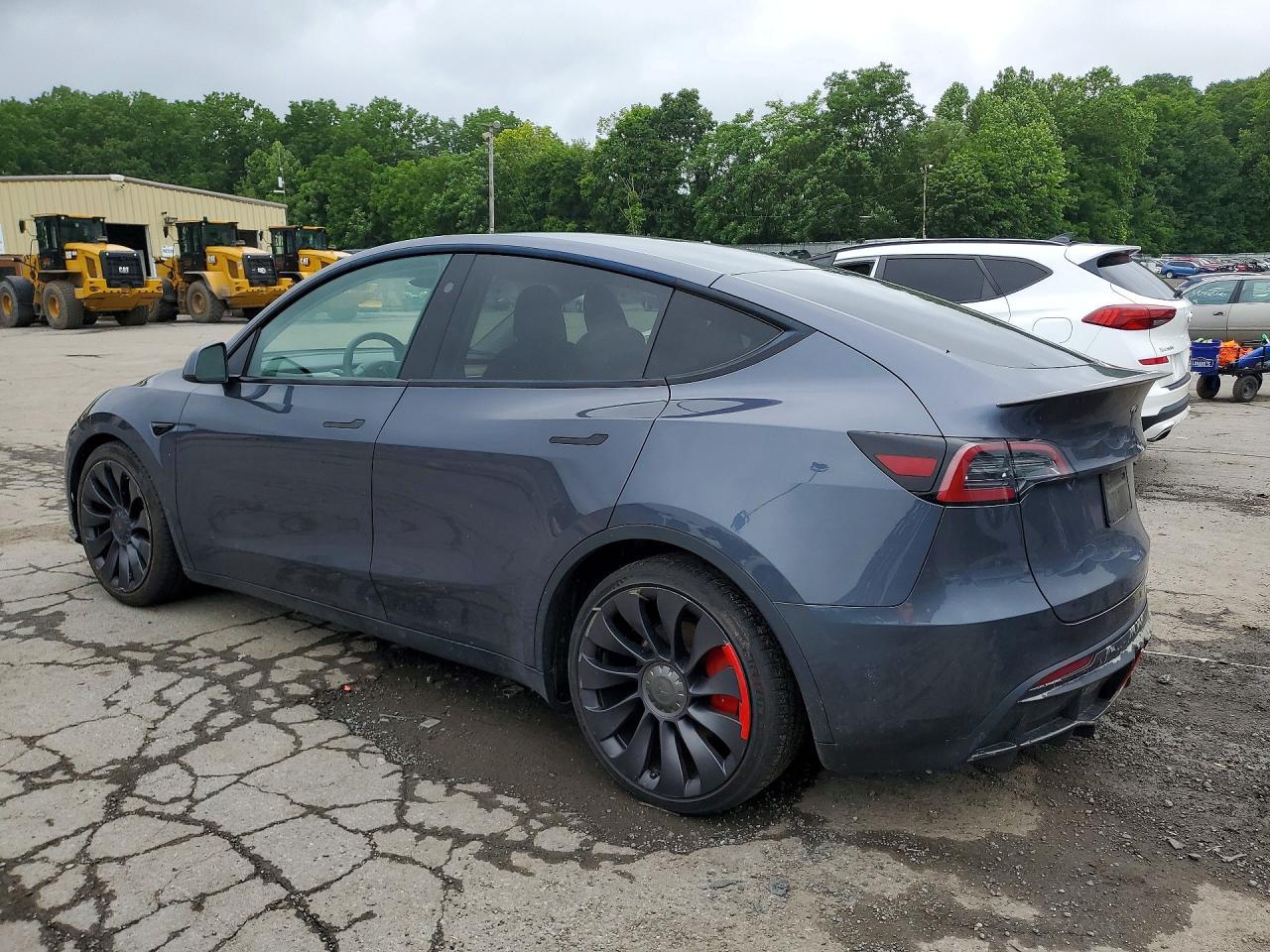 2023 Tesla Model Y - Фото 2