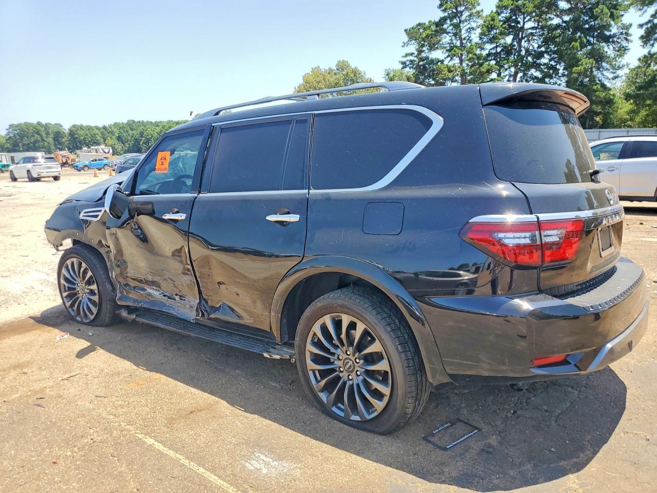2023 Nissan Armada Platinum - Фото 2