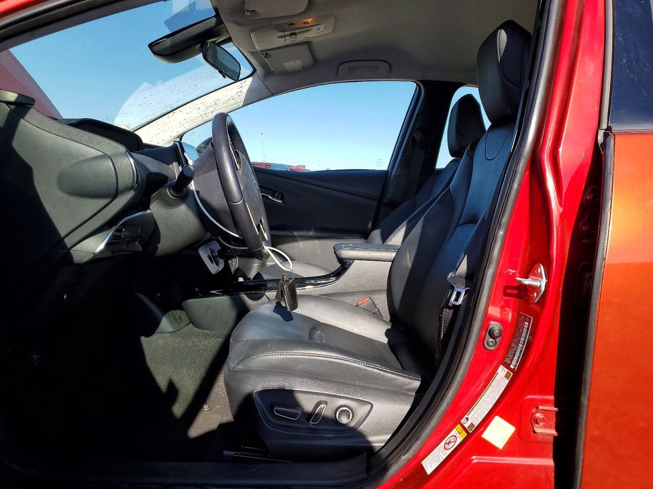 2017 Toyota Prius Prime Premium - Image 7