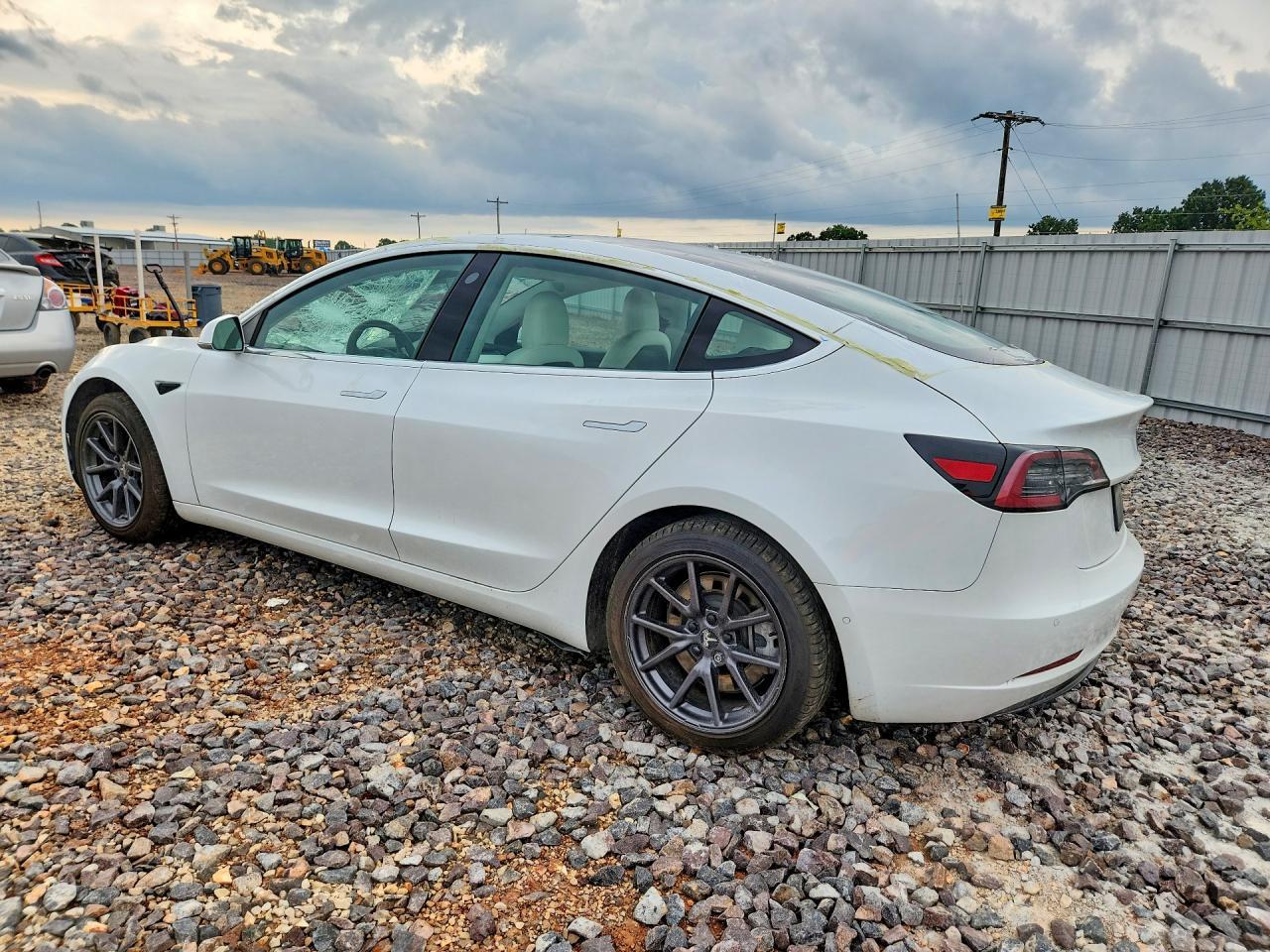 2020 Tesla Model 3 - Фото 2
