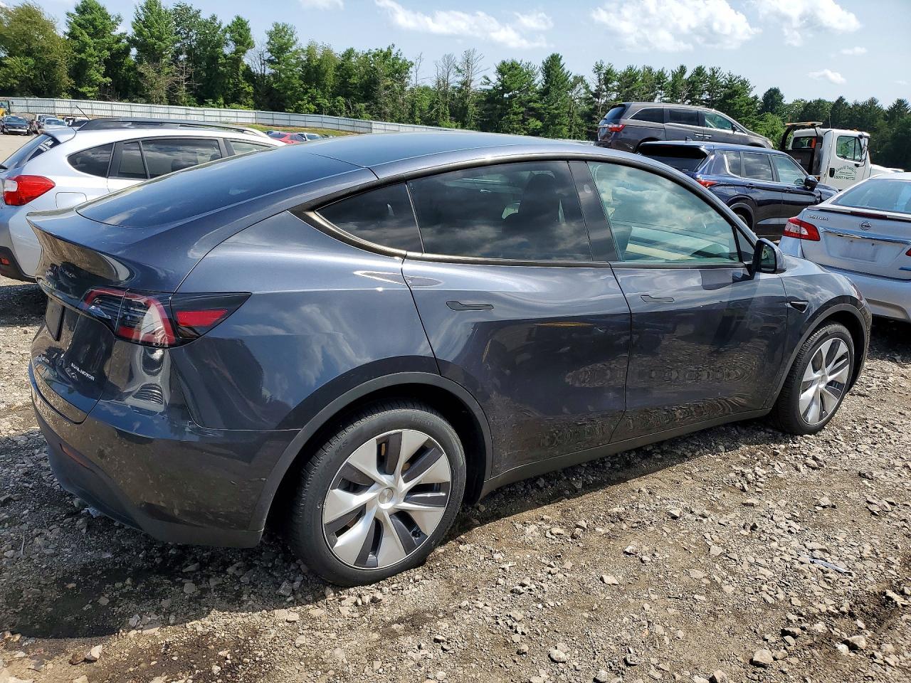 2024 Tesla Model Y - Фото 3
